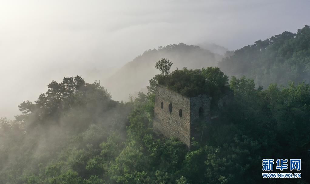 景观|雾锁长城