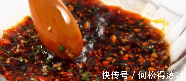 凤爪|麻辣无骨凤爪的做法,详细的去骨步骤,不吐骨头,一口一个真香!