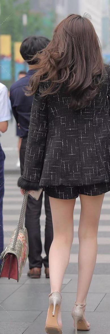时尚|气质穿搭，时尚格纹小套装和半身裙搭配，时尚显气质