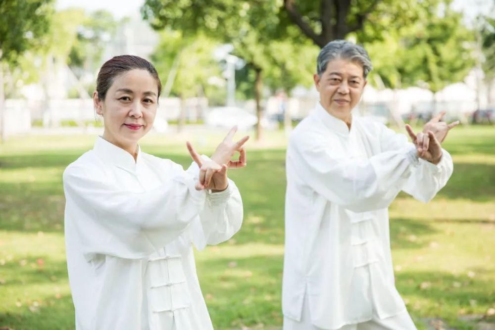 肚脐上有这3个特征，说明肾气旺，脾胃强，元气足…恭喜你易长寿