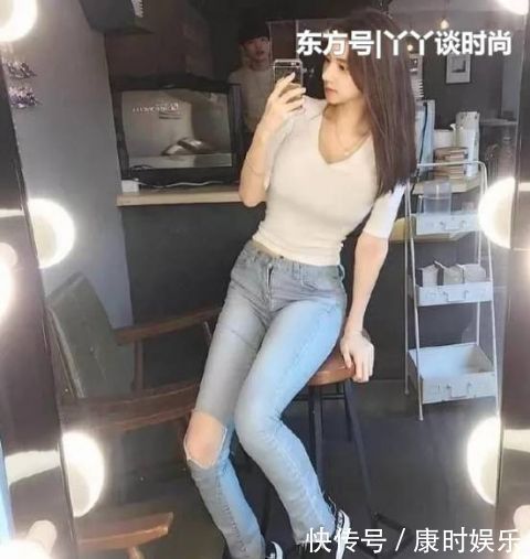 美女 高颜值美女搭配牛仔裤,终于知道什么叫人间仙女