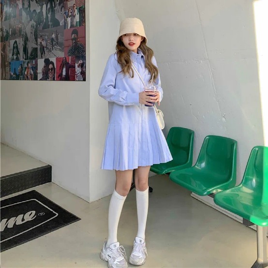 初春的温柔穿搭得这样穿!薄外套+奶油裙,真女人的时髦穿法