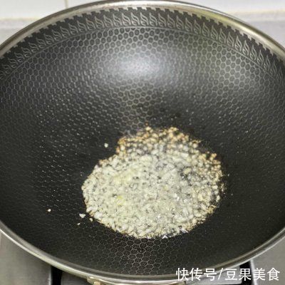 给肉都不换，巨美味的蒜蓉炒四季豆