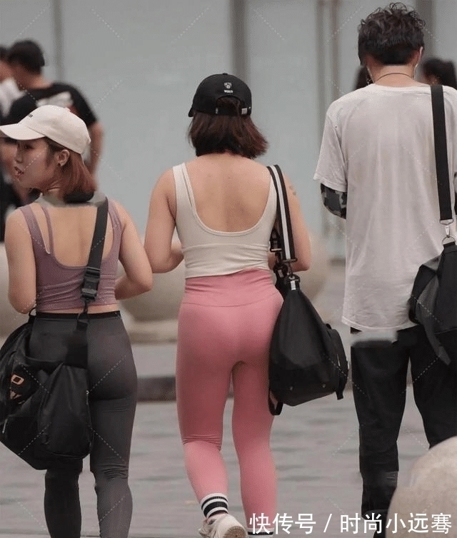 穿搭 贴身舒适的衣服女孩更爱打底裤,显瘦时髦的效果让人欢喜!