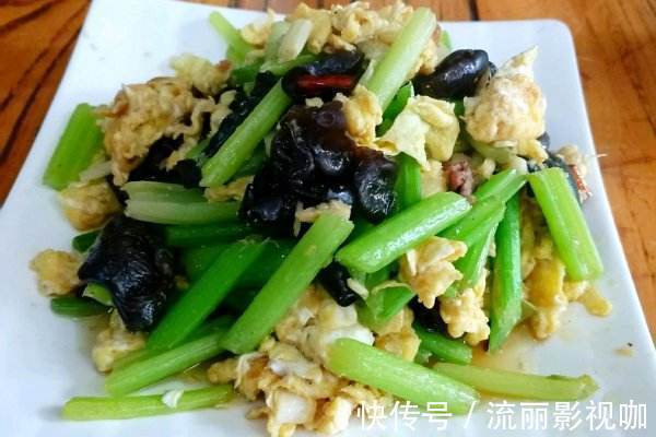 营养物质|芹菜配一宝,一起食用,眼睛明亮了,血管通了,肝脏更好了