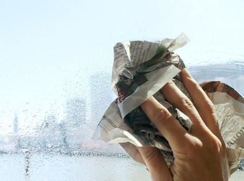 不用|擦玻璃不用爬窗,有个小妙招,让玻璃干干净净