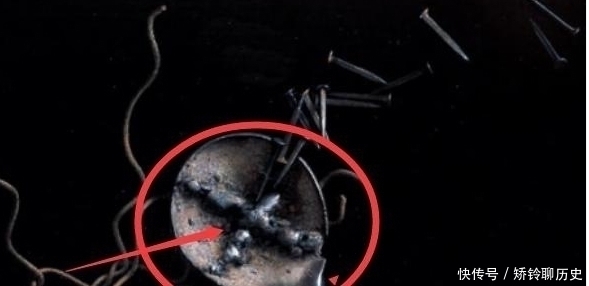 这幅画&冷军画了根破汤匙,卖了41万,放大十倍后,专家:这根本不是画