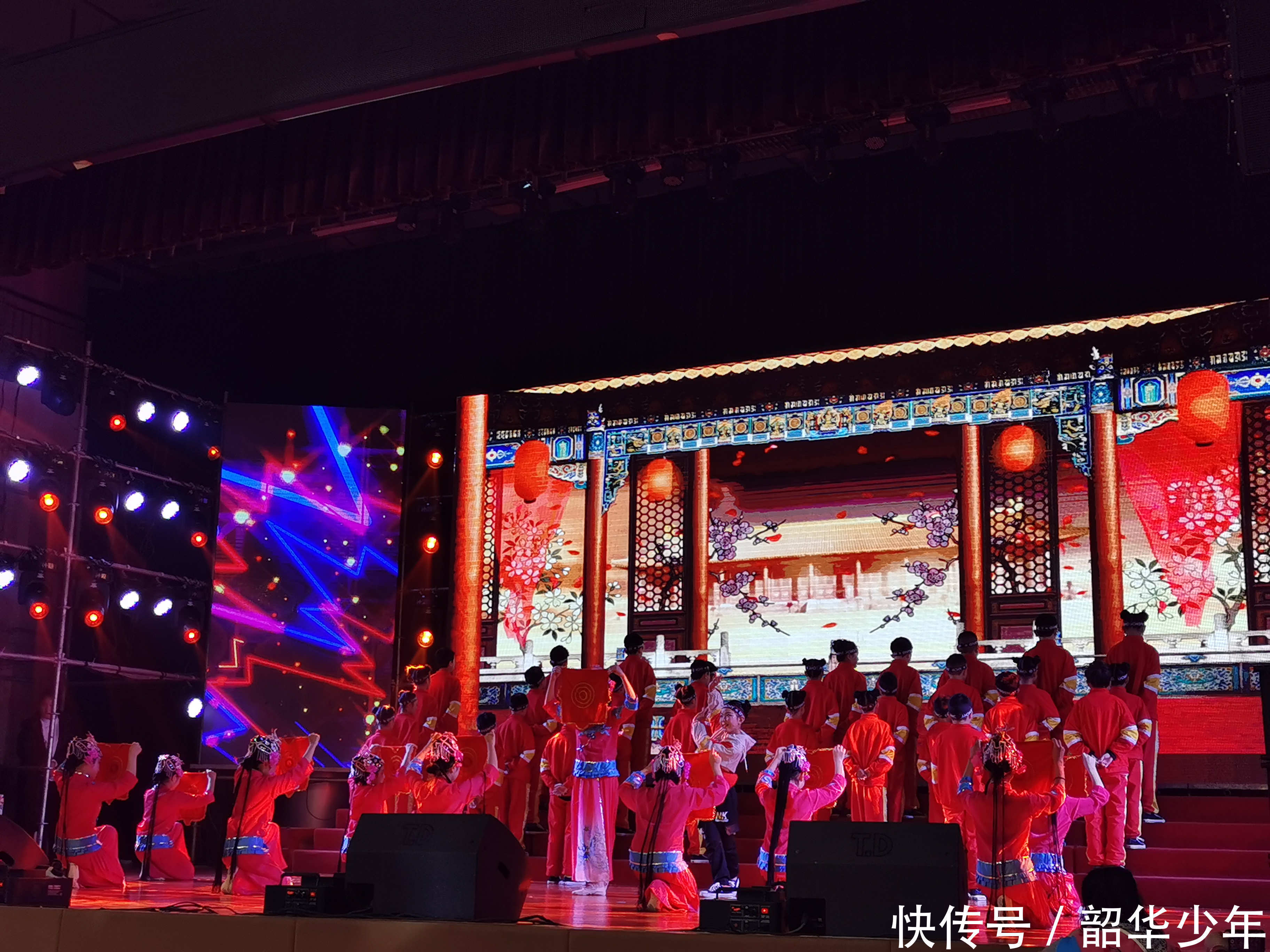  二小|邵东城区二小：第三届校园文化艺术节魅力放飞