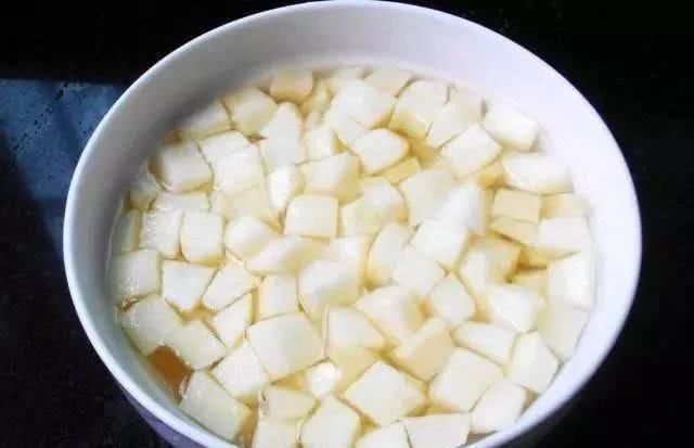 苹果酱|每天早上喝一杯“它”,连喝2个月,肚腩消失了,皮肤变得洁白了