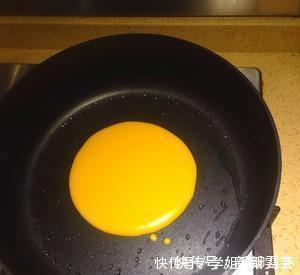 香甜玉米饼，随手一搅就能做，手都不沾面，方便好做味道好
