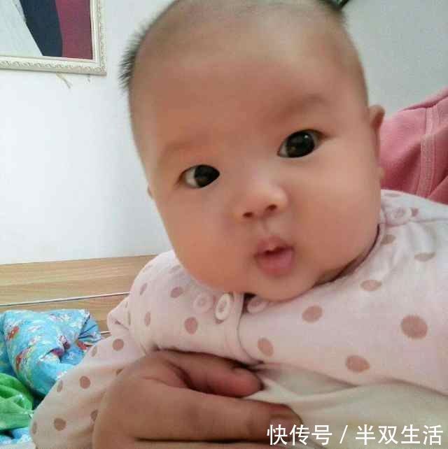 微笑|宝宝的这4个行为出现越早,说明大脑发育越不错,中了就先恭喜了