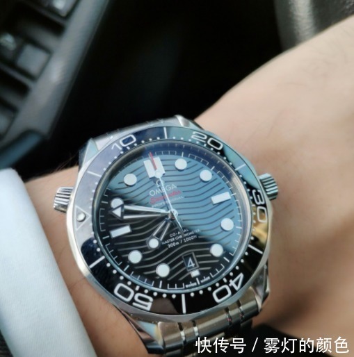 突然心动!欧米茄让我一见倾心,解毒欧米茄海马300米潜水表!