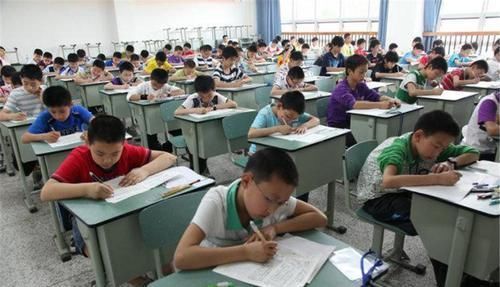 试卷|“考100分,还被打?”原以为父母太苛刻,不料网友评论:打得好