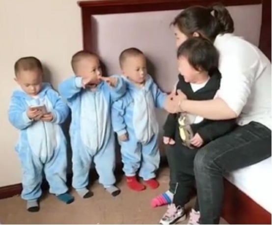 二胎|三胞胎合力打哭小姨,妈妈兴师问罪,三个宝宝立马窝里反了