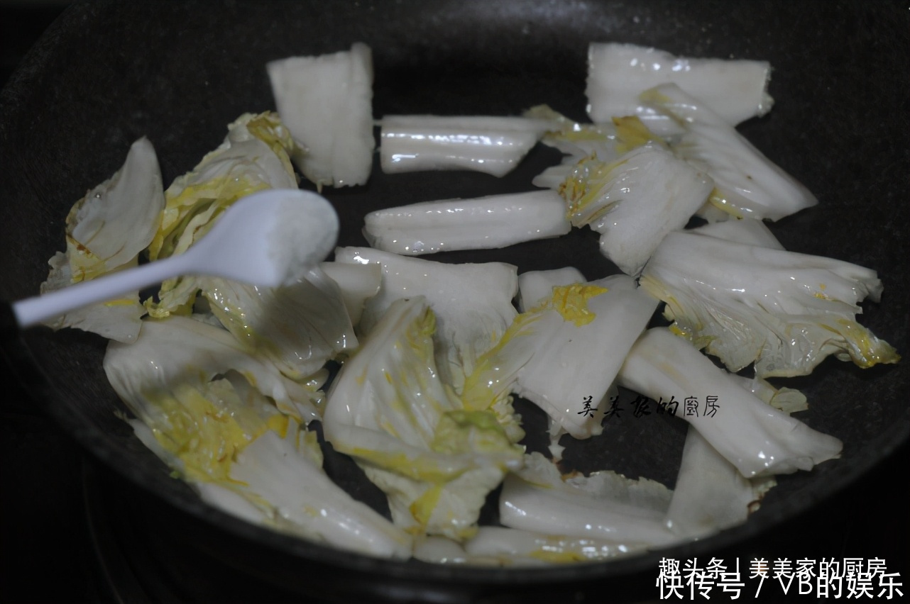 天气寒冷,我最近爱上了此物,平民价格高享受,一碗下肚浑身暖