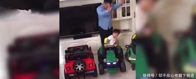 男童|5岁男童轻松倒车入库,爸爸为其购置几十辆“豪车”,网友:车神