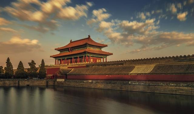 中年|CCTV公布假期旅行地榜单，文化古迹走红，故宫更是位列榜首