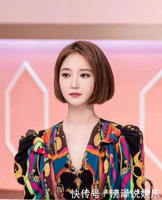 女神|她被誉为“短发女神”,长相精致气质高冷,短发造型时髦又迷人