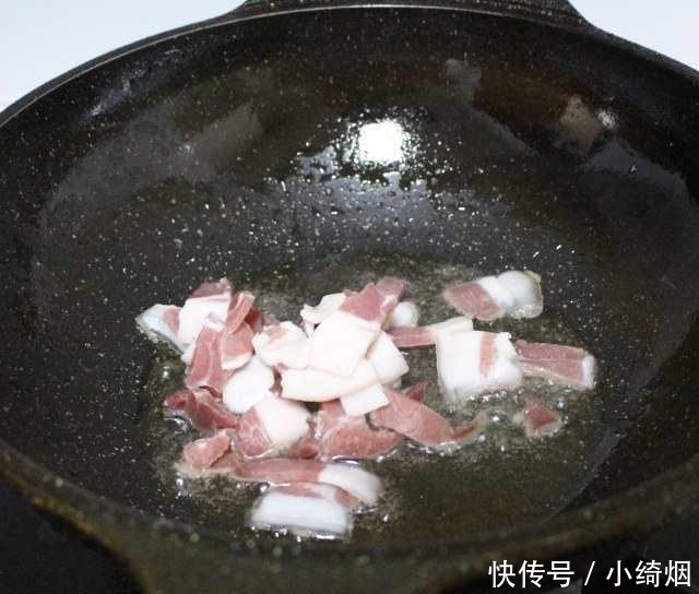 干锅土豆片,香辣过瘾,做法简单,好吃到放不下筷子