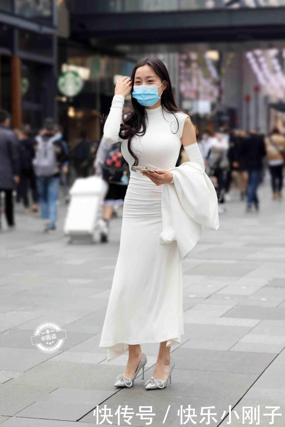 搭配|胯宽的连衣裙美女，简单搭配就能让造型美感进阶，特别好看