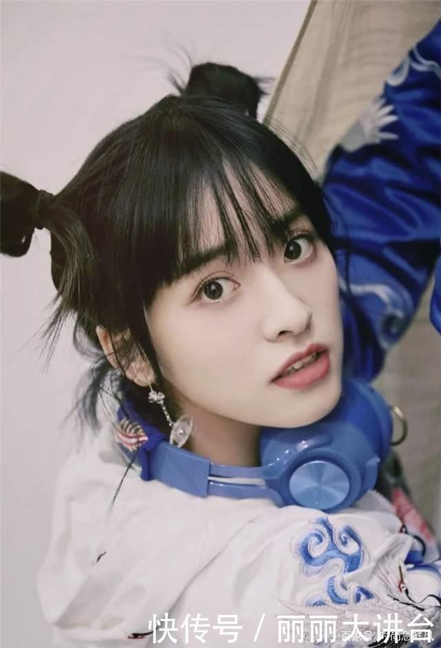 扎丸子头|“手残”扎不好丸子头教你3个小技巧,减龄还俏皮,解决小尴尬