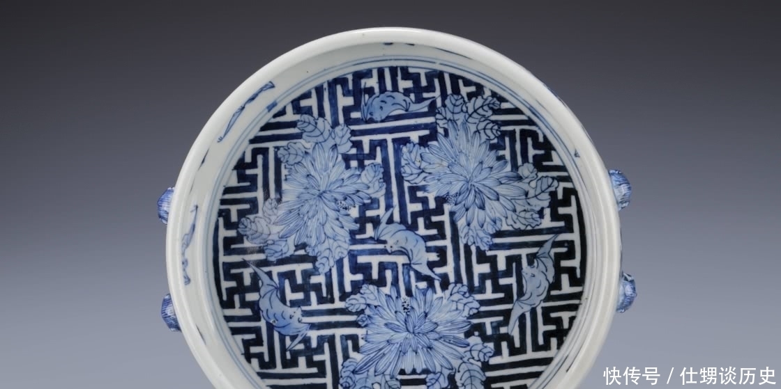 中期|清中期 青花兽耳云蝠万字花卉纹洗