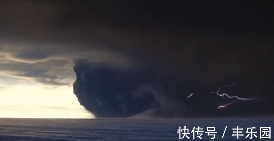 壮观|火山喷发伴随闪电 “火山雷”景观令人震撼