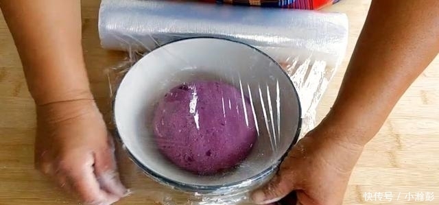 双色|农村妈妈教你做紫薯双色馒头,香甜松软,一顿吃5个不够!