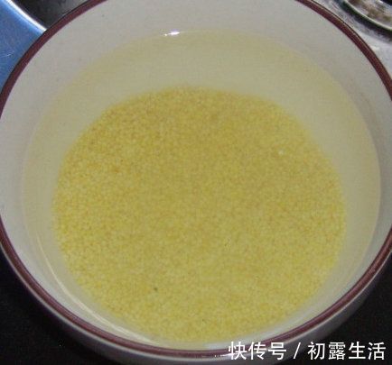 小米粥|煮小米粥，不要直接下锅！厨师长学会2点，香浓黏稠，米油多多