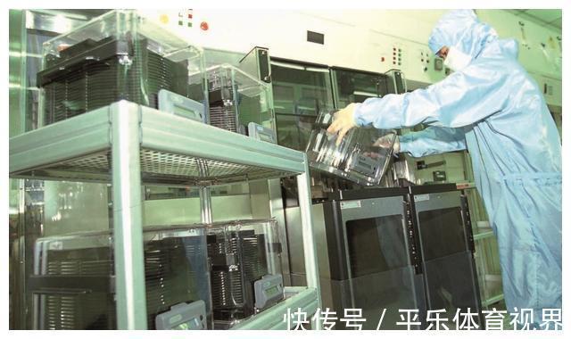 苹果|郭台铭妥协了?国内买圆晶厂、购入光刻机,富士康即将面临转型