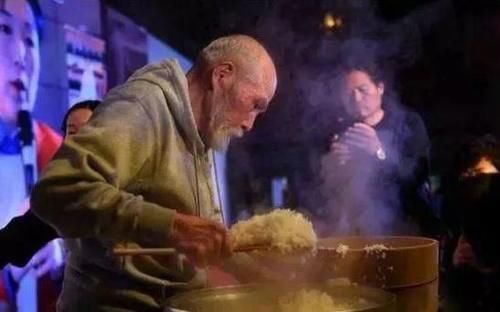 米饭|日本“煮饭仙人”研究蒸米50年，86岁来中国找传人，却变成这样子