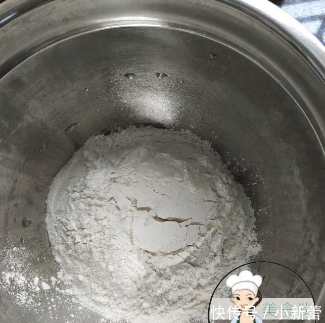 酥脆|儿子看我做这饼满脸嫌弃, 出锅后争着吃, 酥脆香甜, 还怨我做少了