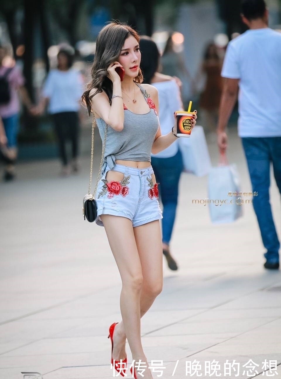 垂涎三尺|美女时尚: 性感美女街拍, 魅力十足, 令人垂涎三尺!