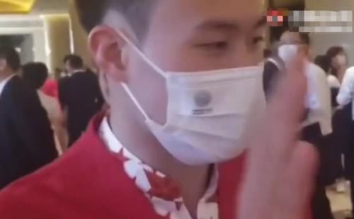 全运会|全红婵粉丝暴涨800万！网友为追星疯狂围观，她全程被哥哥拉着走