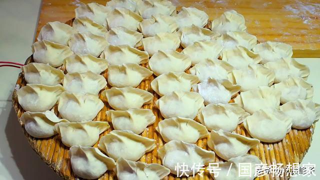 吃饺子|秋天吃饺子,就馋这个馅,再贵也要吃,比韭菜和白菜都鲜,太香了