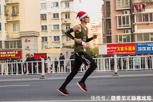 身体|49岁男子，坚持每天跑步5千米，为什么身体没变好还变差了？