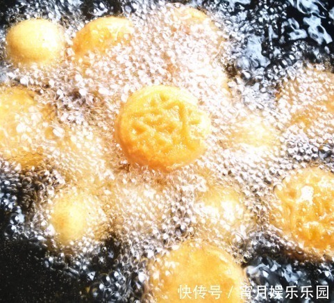 南瓜|做南瓜饼时,只加糯米粉可不行,少了“1种”,口感不好且难吃
