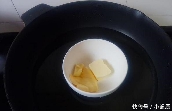 上班族的快捷早餐,简单“暴力”的蒜香芝士法棍,解馋抗饿两不误