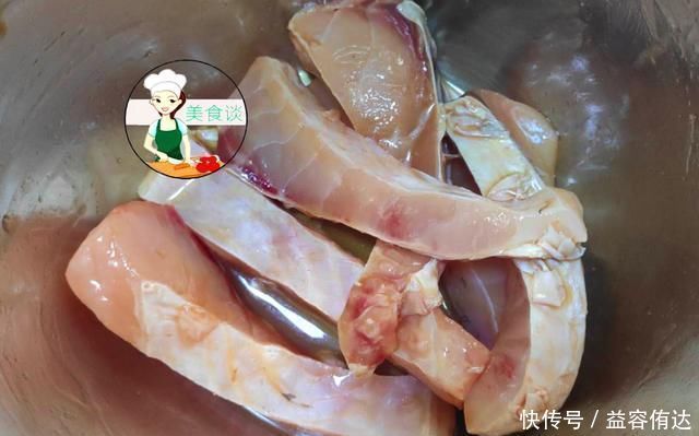 丝瓜和它是天生一对，蒸一蒸8分钟出锅，鲜到流口水，简单又营养