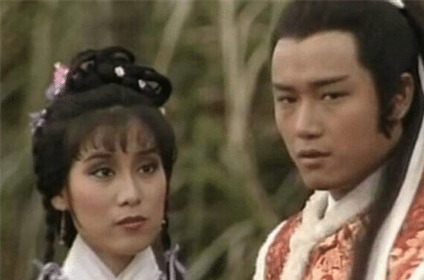 成名|杨过成名后回去给杨康立碑,为何对葬在庙外的穆念慈不管不顾?