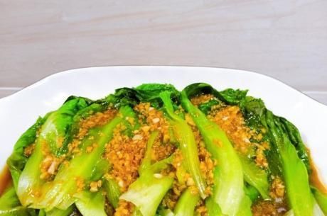 红辣椒|生菜一下锅焯水就发黑?大厨教我1招,生菜翠绿不发黑,更入味