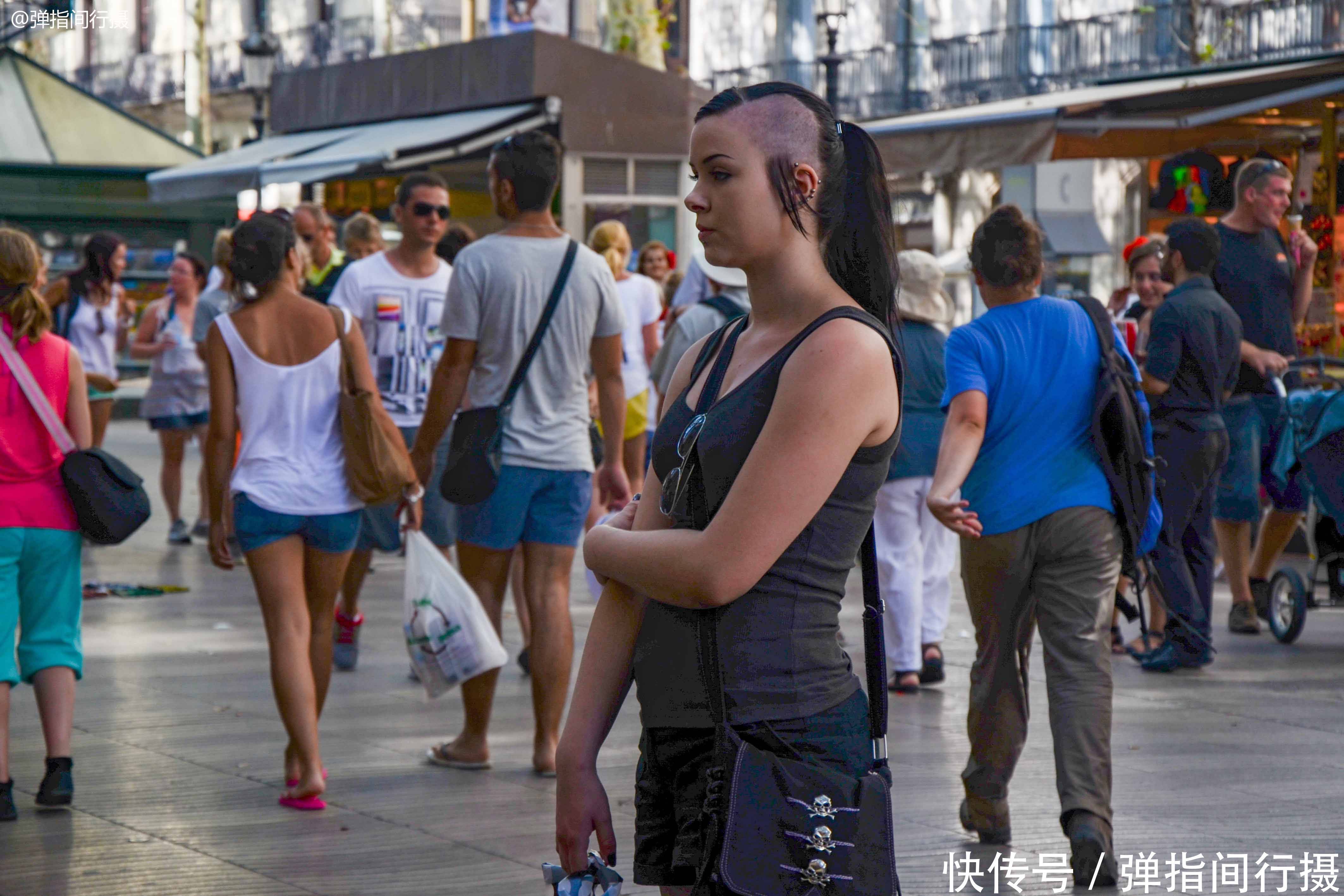 巴塞罗那 西班牙著名的“流浪者大街”，汇聚全球街头艺人，成一道别样风景