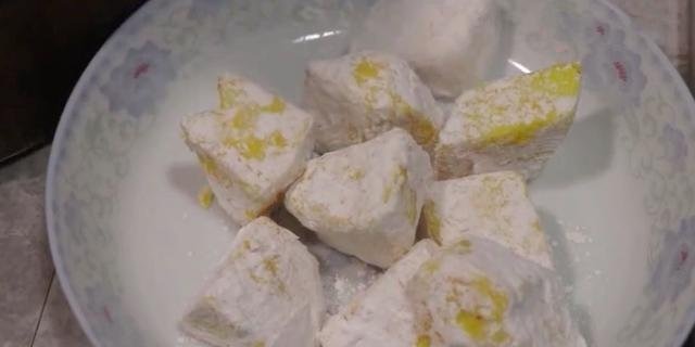 苹果加鸡蛋这么好吃,刚做好就被孩子们抢光了,香甜可口!