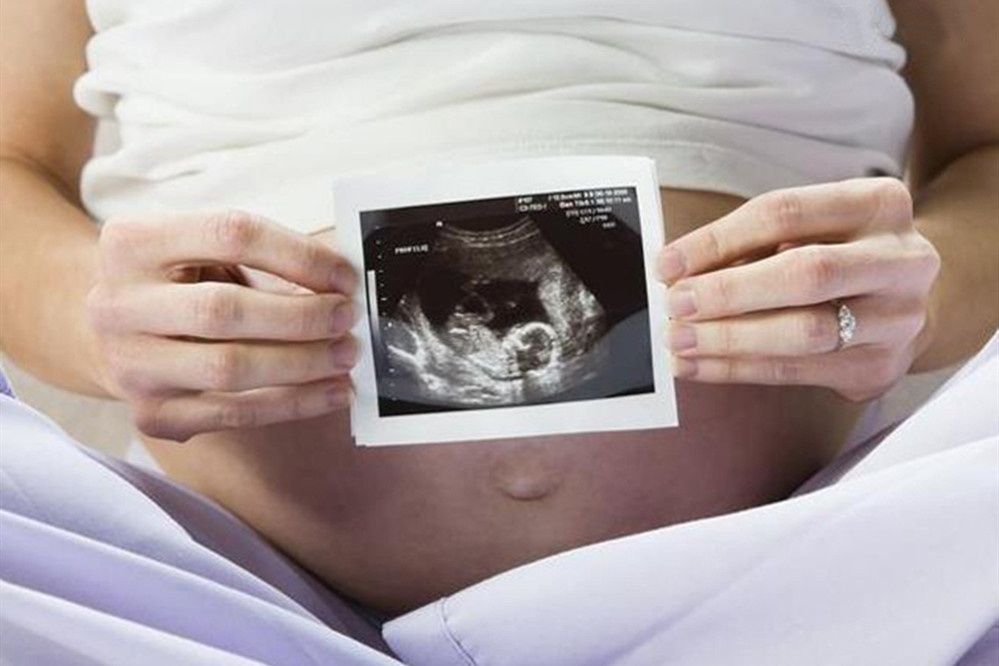 孕肚挺大，生出来的宝宝却很小，这是为什么？4种情况孕妈要清楚