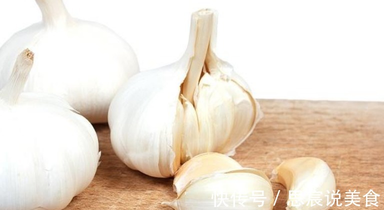 养肝护胃|大蒜和加它这样吃,养生效果会翻倍,养肝护胃,血脂也悄悄降下来