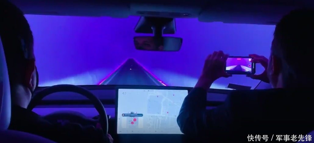 拉斯维加斯 「无聊公司」造了个「无聊产品」?马斯克秀了套地下小火车