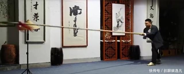 高手过招讲究一寸长一寸强,为什么还有人使用峨眉刺这种奇门兵器