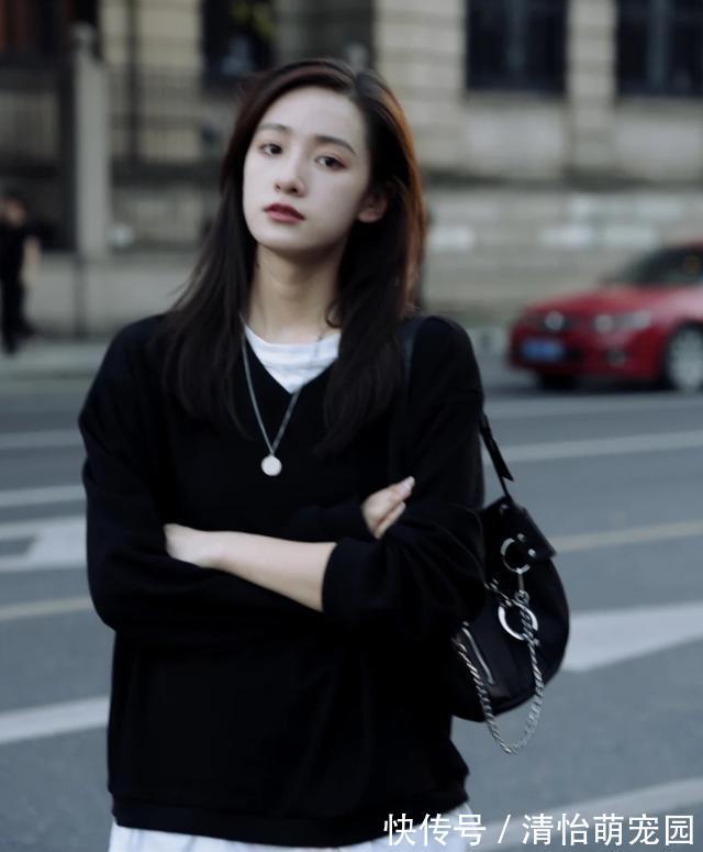 运动裤 卫衣下不兴“运动裤”了,今春流行“新穿法”,显年轻还巨时髦