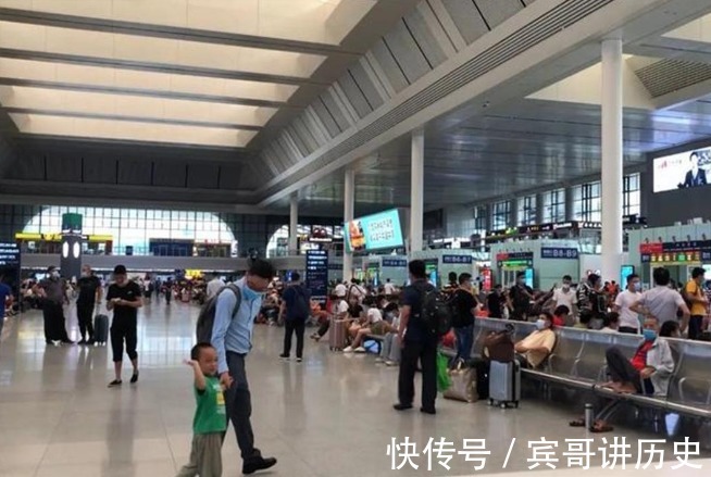 家长|和爸爸火车站走散后,4岁儿子“神操作”征服众人,网友不如他