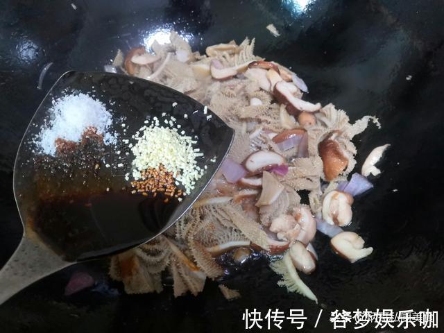 午餐|晒媳妇做的午餐，朋友圈炸锅了，网友调侃：够豪横！求蹭饭